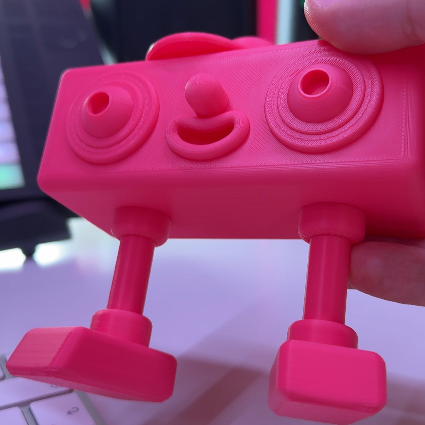 BroBot-5000 toy by Dad aka Gavin aka Jamfactory